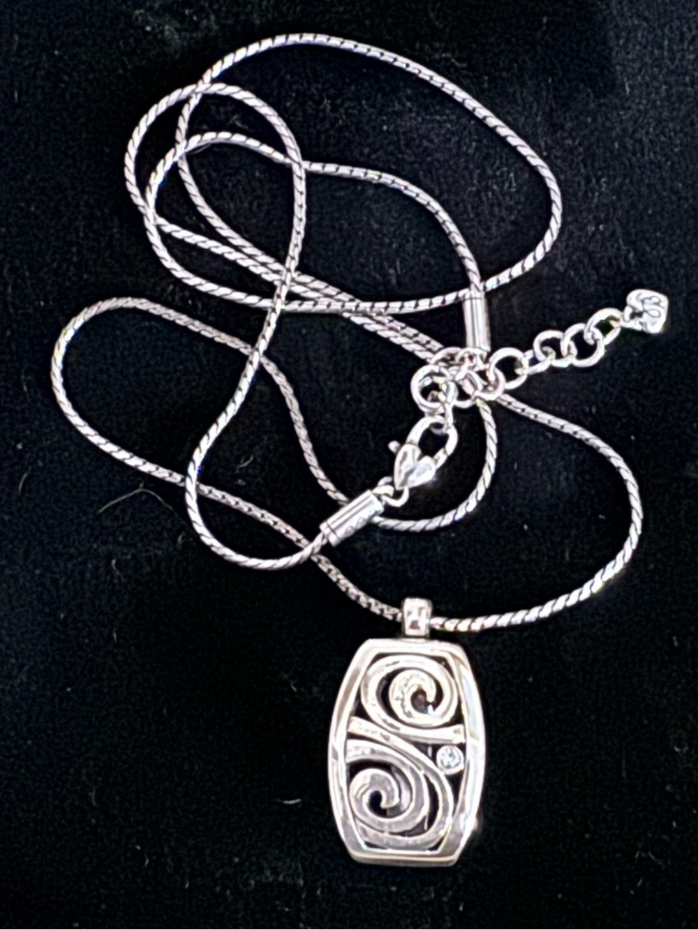 BRIGHTON VINTAGE SILVER SWIRL PENDANT/SCARF CLIP